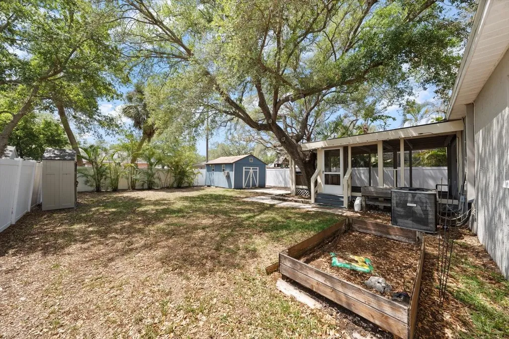3128 W Varn Avenue Tampa FL 33611