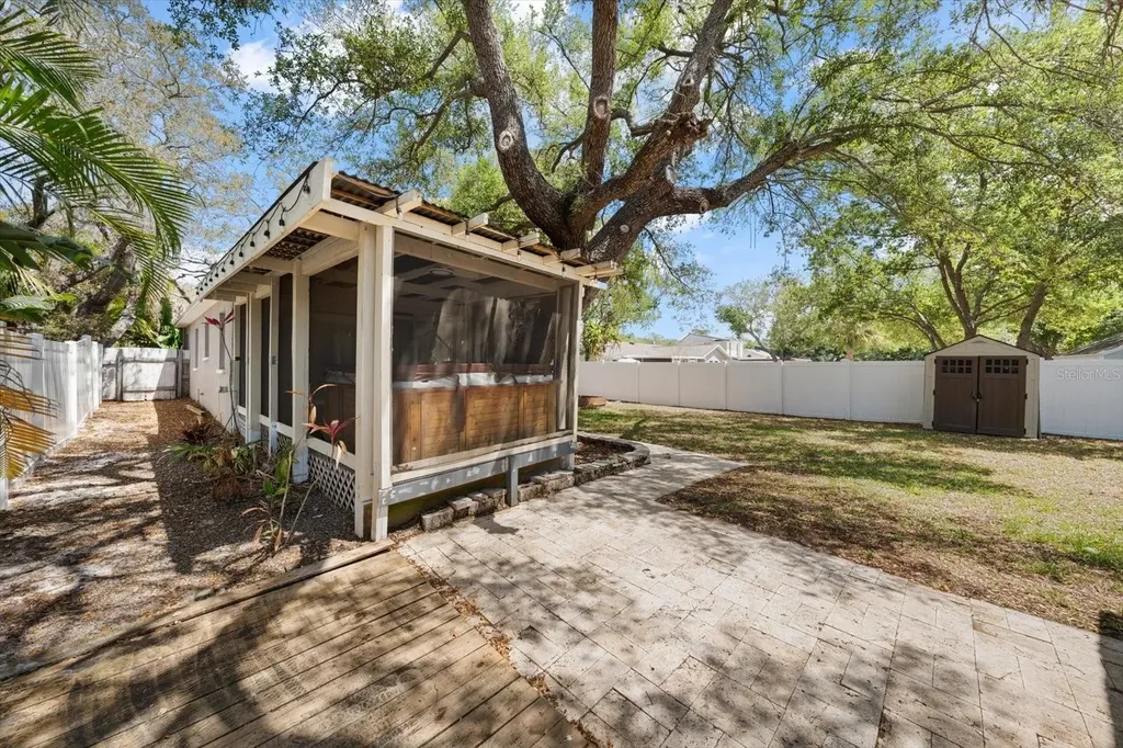 3128 W Varn Avenue Tampa FL 33611
