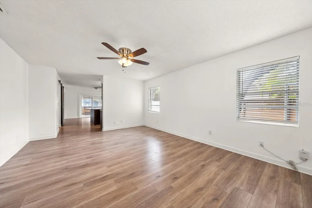 3128 W Varn Avenue Tampa FL 33611