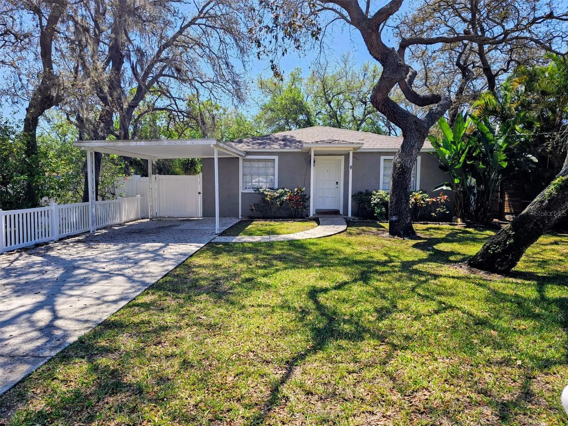 3128 W Varn Avenue Tampa FL 33611