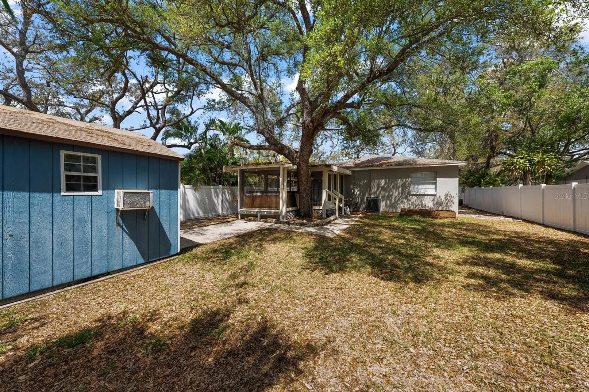 3128 W Varn Avenue Tampa FL 33611