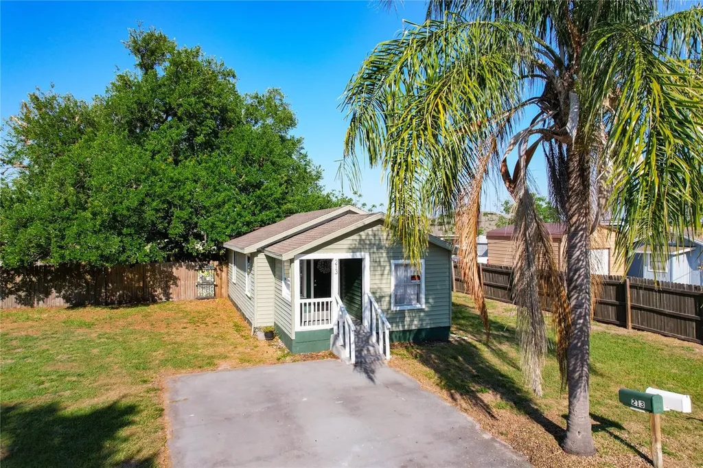 213 Cleveland Avenue Winter Haven FL 33881