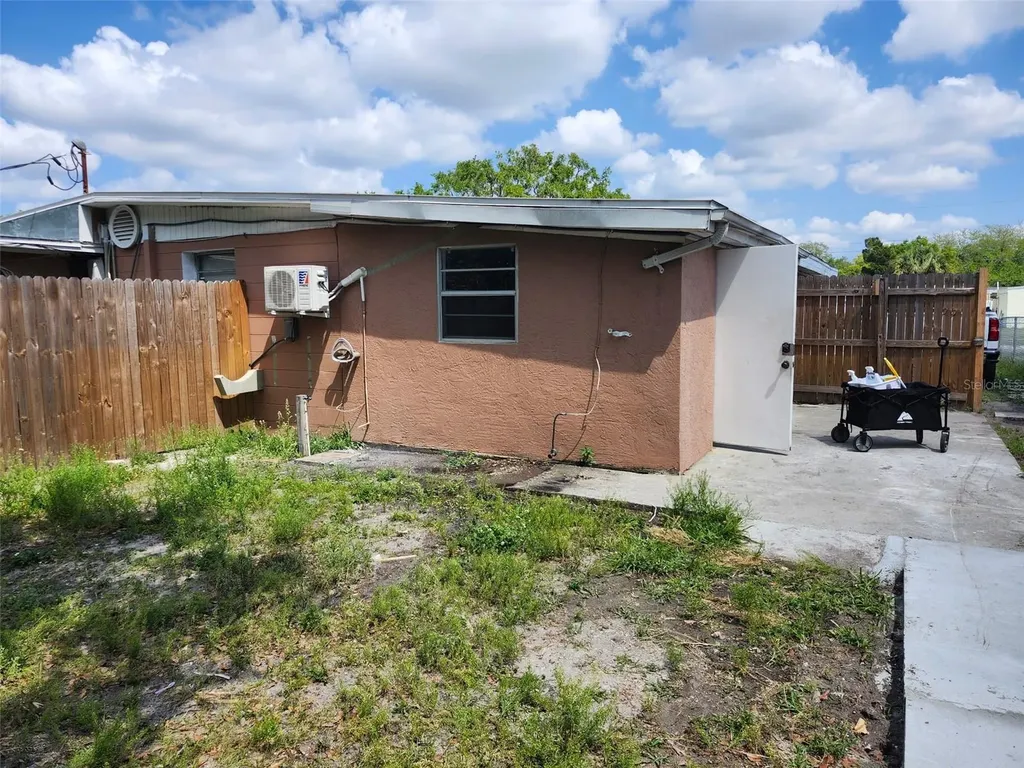 1315 Waikiki Way Tampa FL 33619