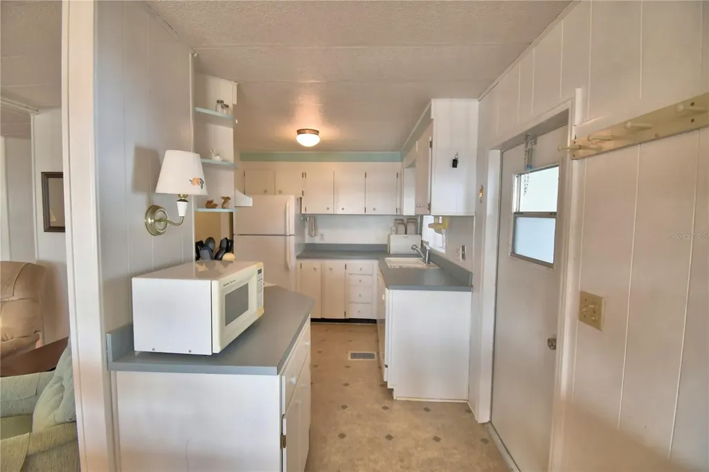 169 Paradise Lane Auburndale FL 33823