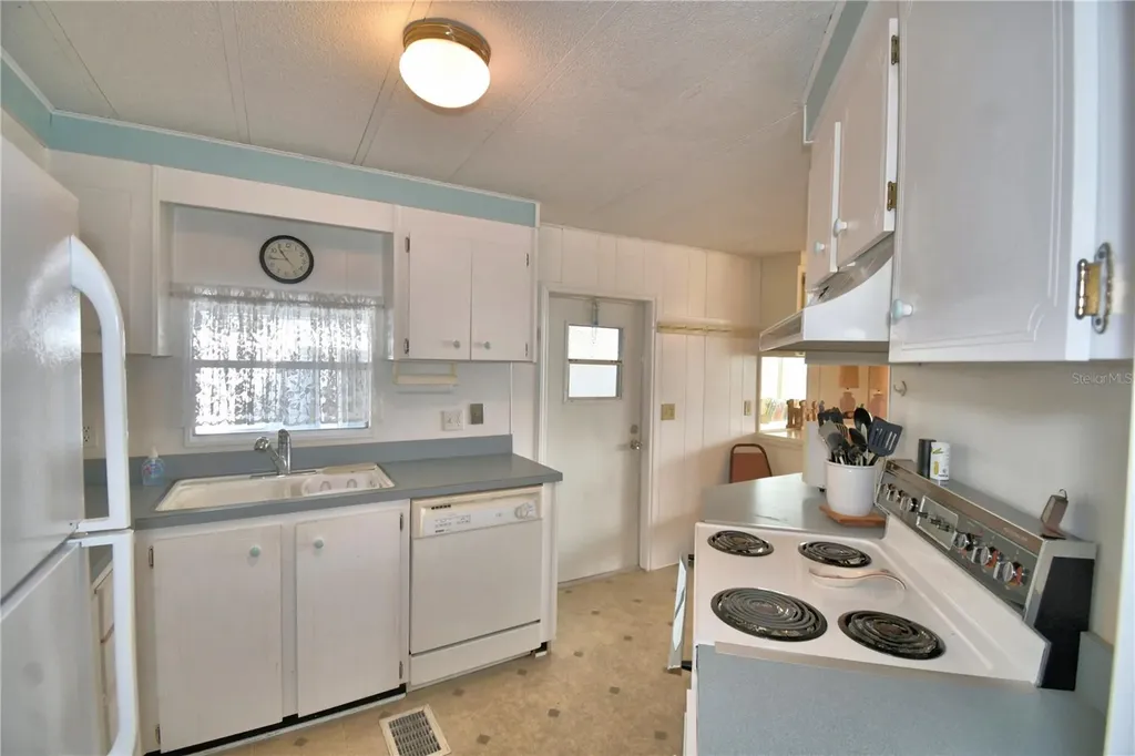 169 Paradise Lane Auburndale FL 33823