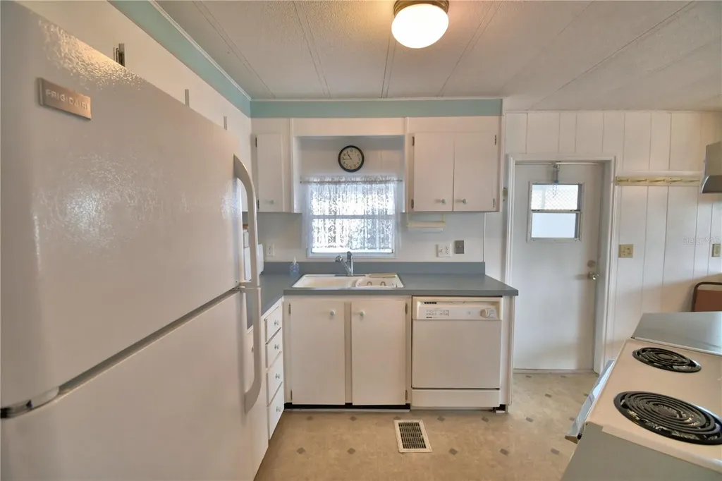 169 Paradise Lane Auburndale FL 33823