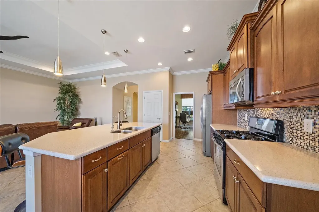 5040 Lake Overlook Avenue Bradenton FL 34208