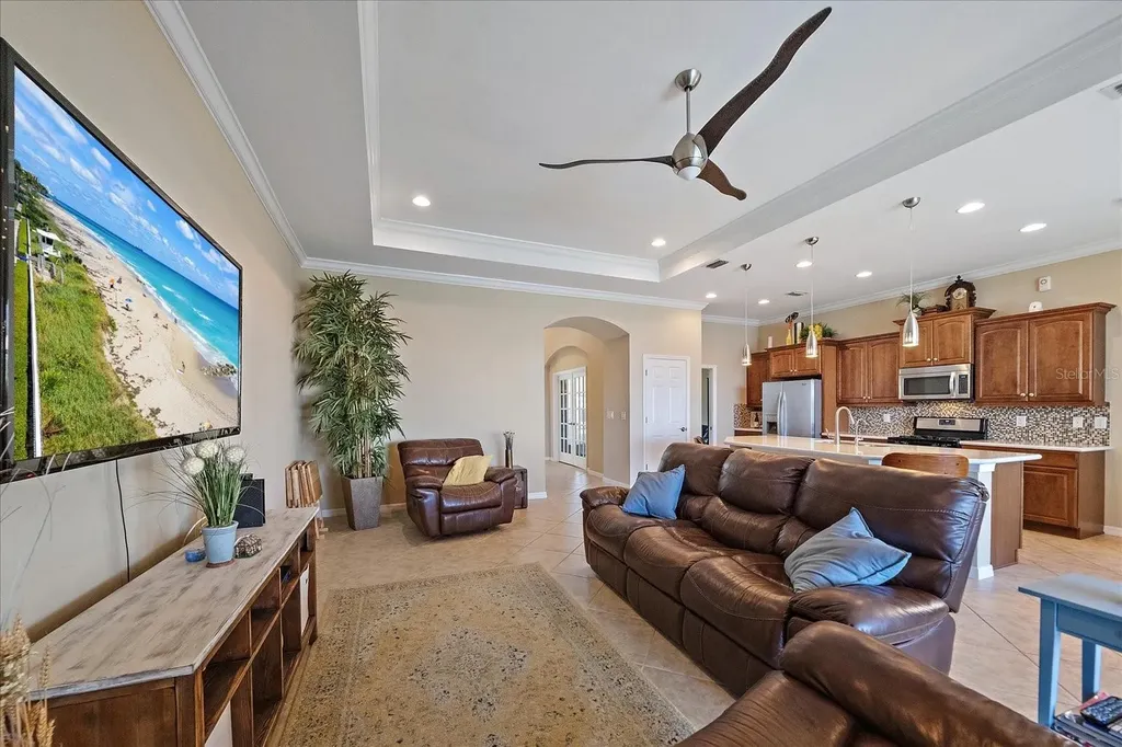 5040 Lake Overlook Avenue Bradenton FL 34208