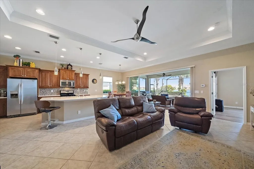 5040 Lake Overlook Avenue Bradenton FL 34208