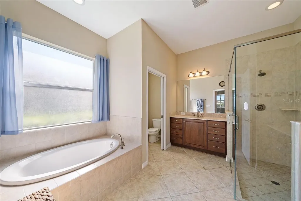 5040 Lake Overlook Avenue Bradenton FL 34208