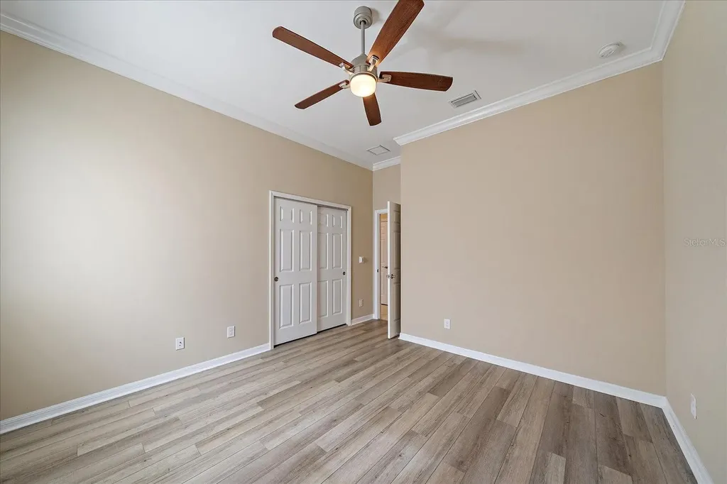 5040 Lake Overlook Avenue Bradenton FL 34208