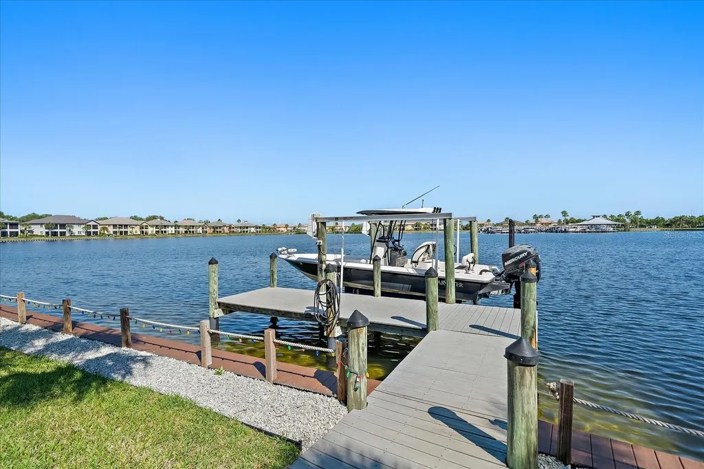 5040 Lake Overlook Avenue Bradenton FL 34208