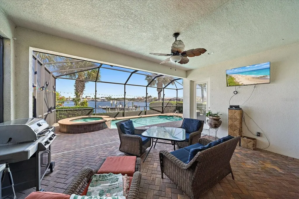 5040 Lake Overlook Avenue Bradenton FL 34208