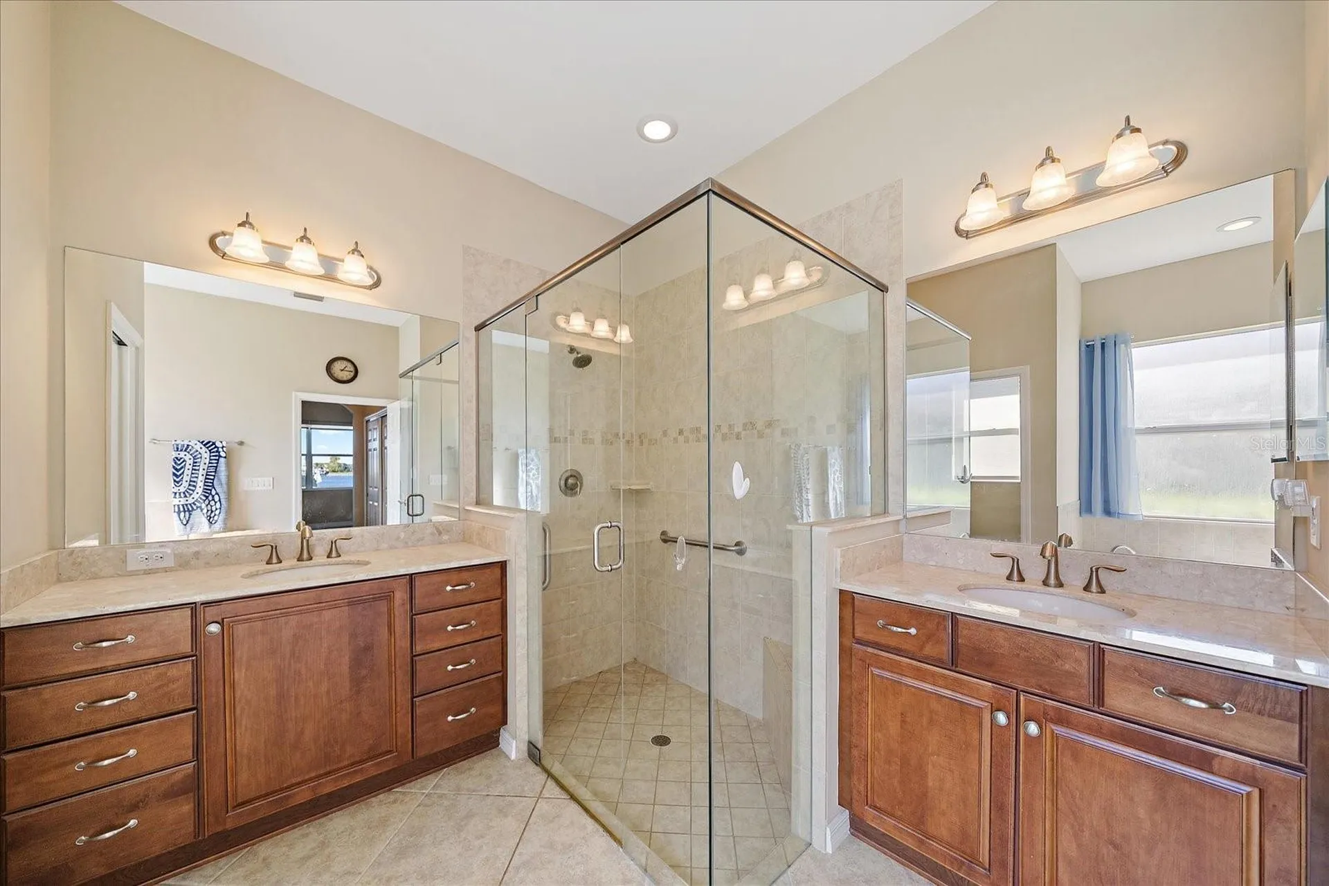 5040 Lake Overlook Avenue Bradenton FL 34208