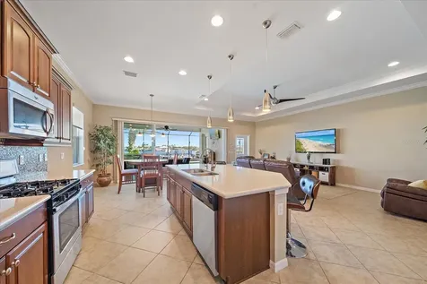 5040 Lake Overlook Avenue Bradenton FL 34208