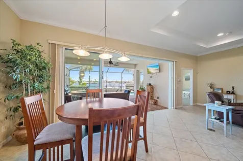 5040 Lake Overlook Avenue Bradenton FL 34208