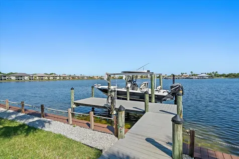 5040 Lake Overlook Avenue Bradenton FL 34208