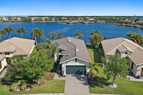 5040 Lake Overlook Avenue Bradenton FL 34208