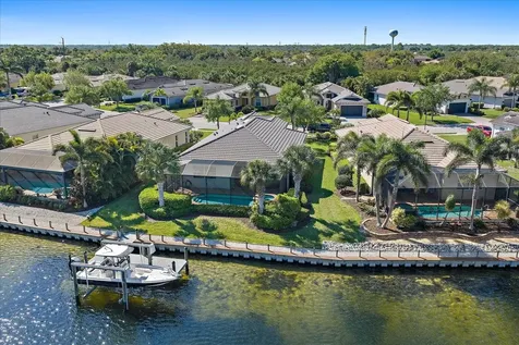 5040 Lake Overlook Avenue Bradenton FL 34208
