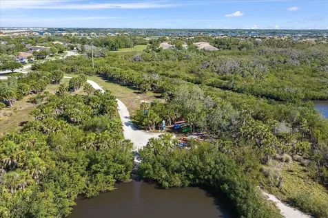 5040 Lake Overlook Avenue Bradenton FL 34208