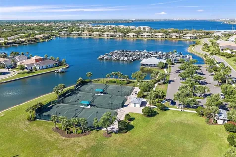 5040 Lake Overlook Avenue Bradenton FL 34208