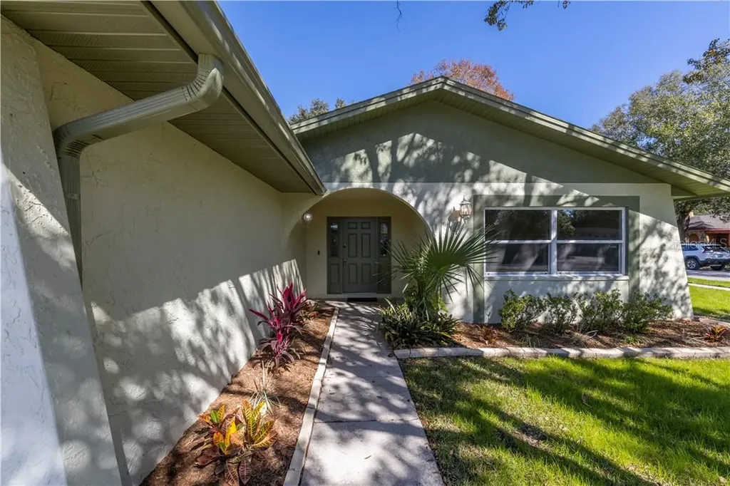 4711 Ridge Point Drive Tampa FL 33624