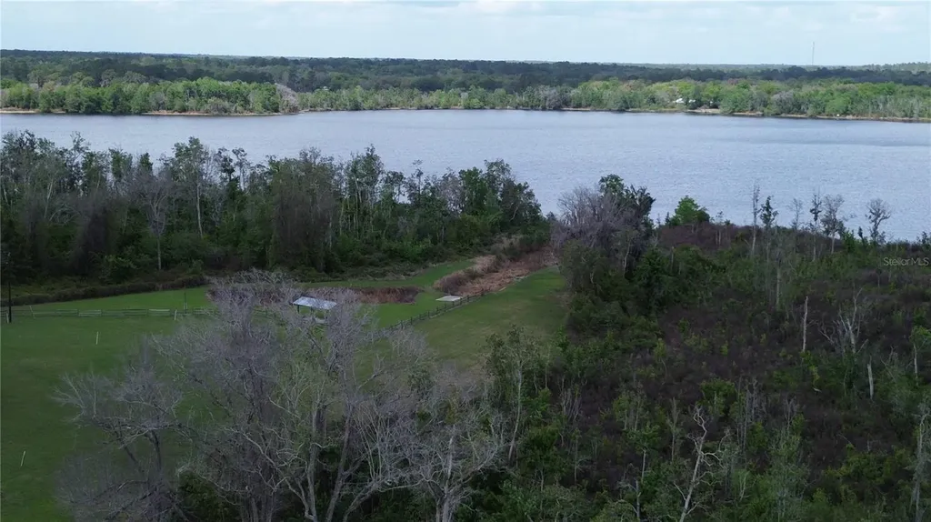 16865 SE 27th Place Road Ocklawaha FL 32179