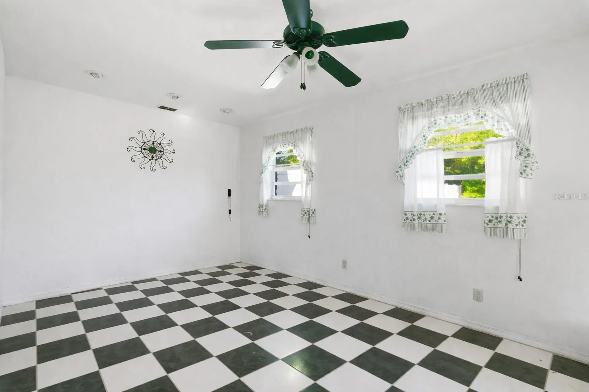 800 Orange Grove Drive Altamonte Springs FL 32701