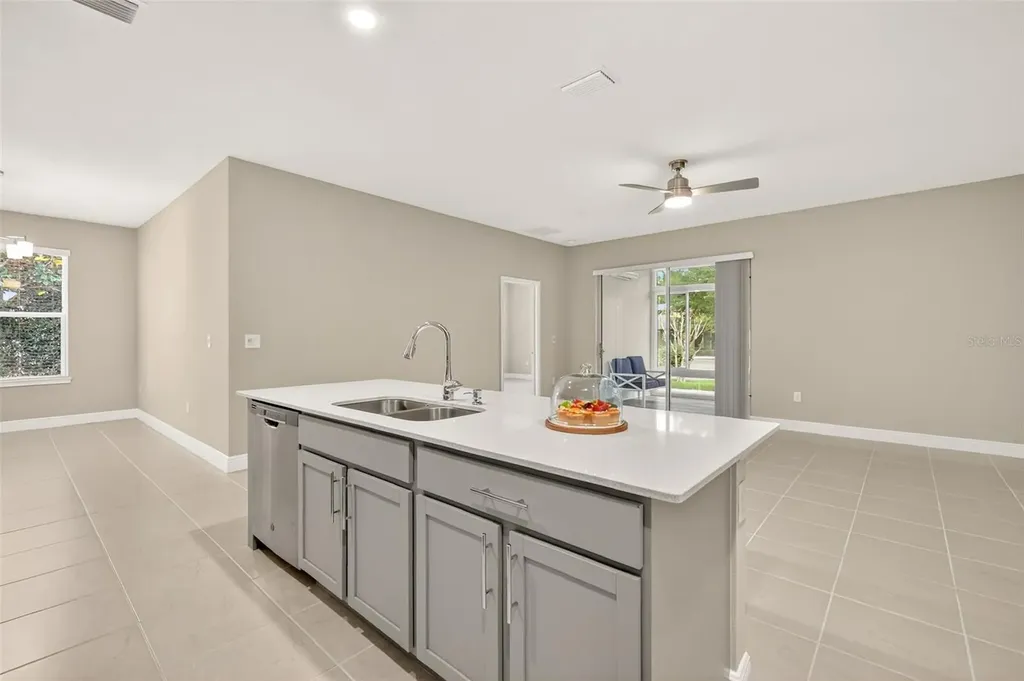 27203 White Plains Way Leesburg FL 34748
