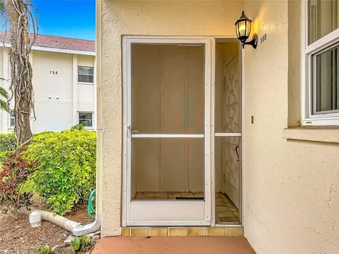 760 Village Circle Venice FL 34292