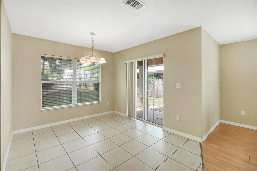 305 W Fountain Street Fruitland Park FL 34731