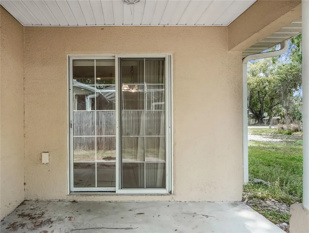 305 W Fountain Street Fruitland Park FL 34731