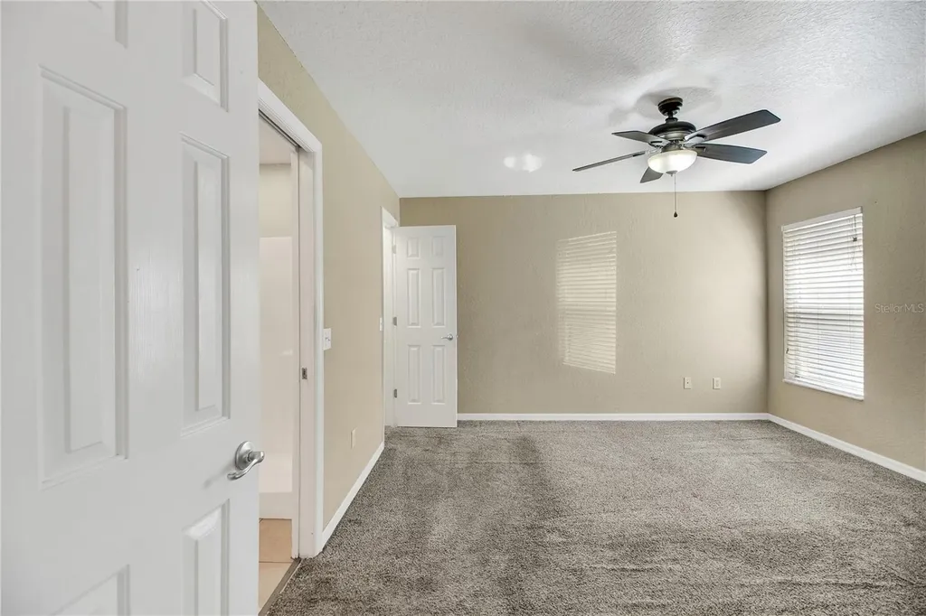 305 W Fountain Street Fruitland Park FL 34731