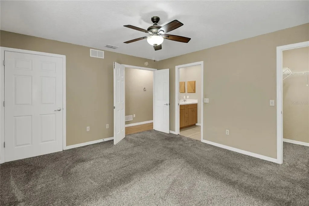 305 W Fountain Street Fruitland Park FL 34731