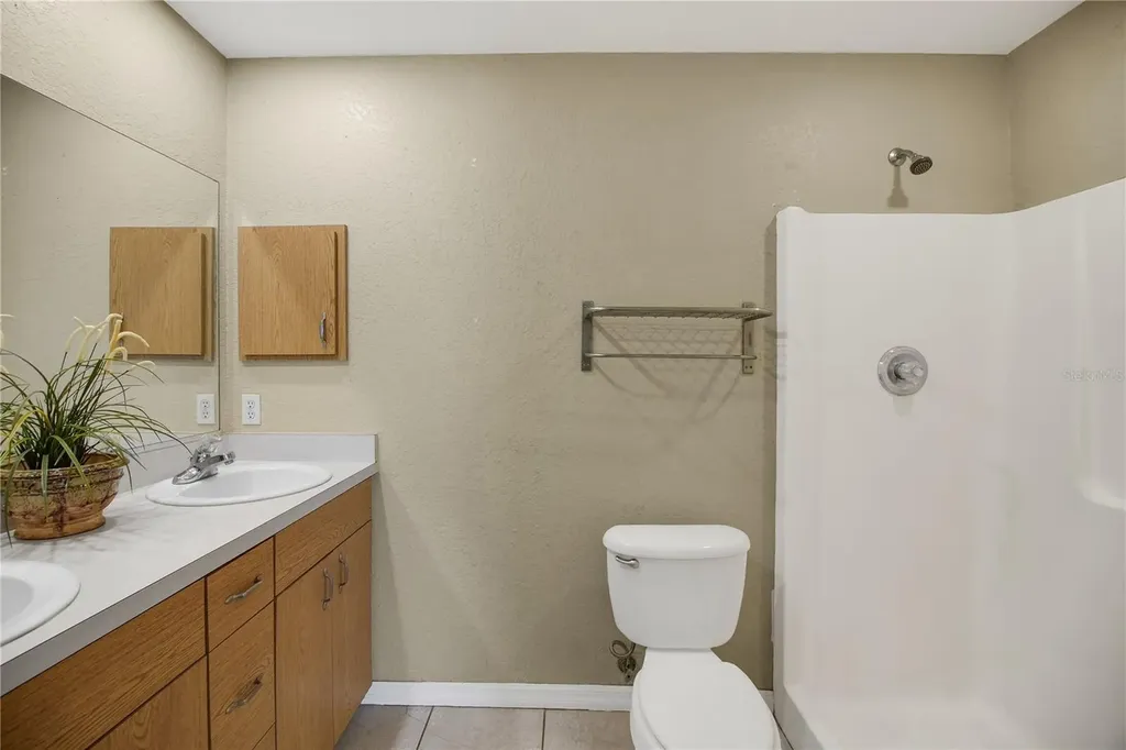 305 W Fountain Street Fruitland Park FL 34731