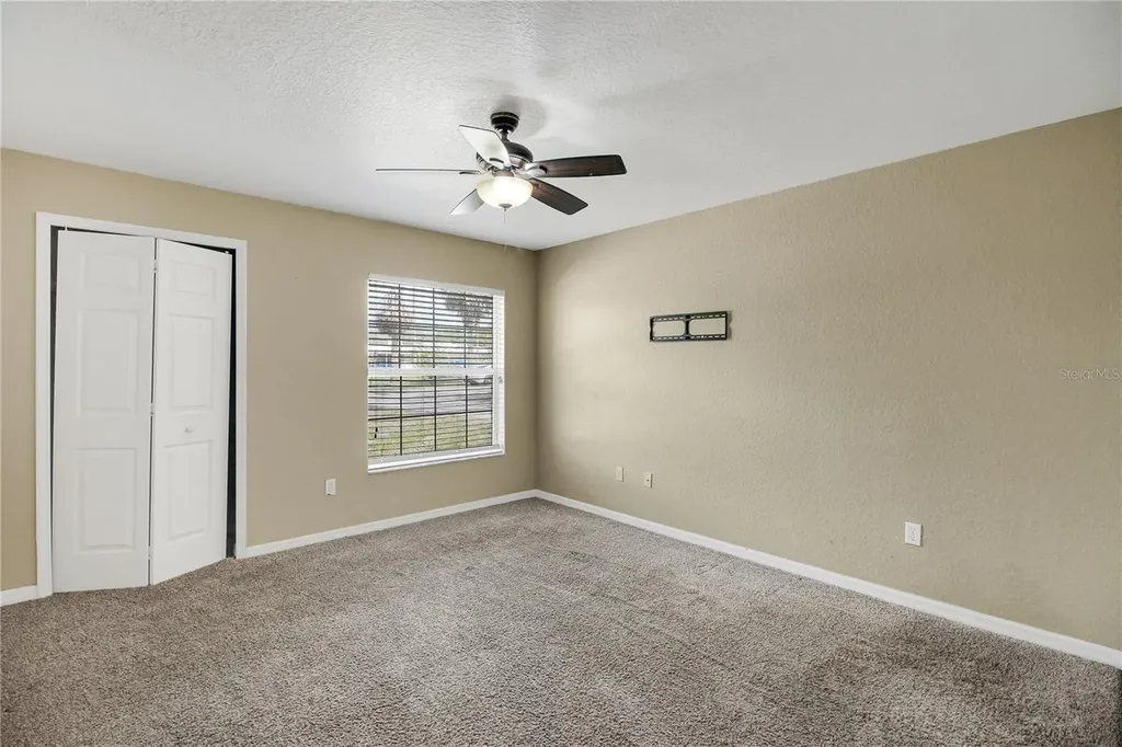 305 W Fountain Street Fruitland Park FL 34731