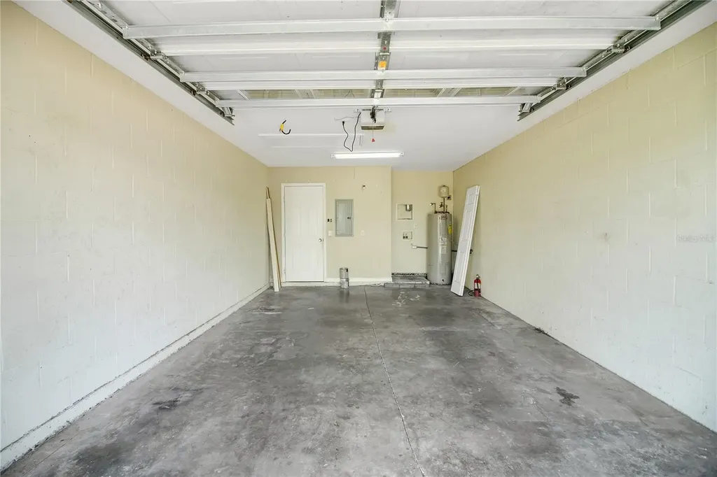 305 W Fountain Street Fruitland Park FL 34731