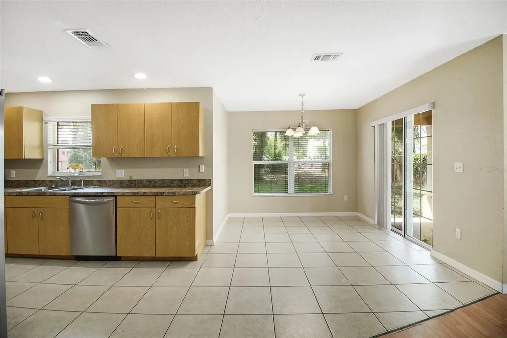 305 W Fountain Street Fruitland Park FL 34731