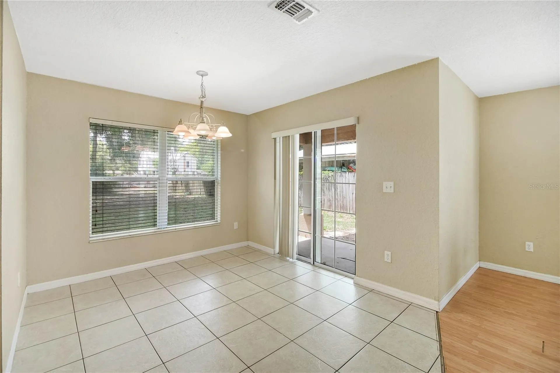 305 W Fountain Street Fruitland Park FL 34731
