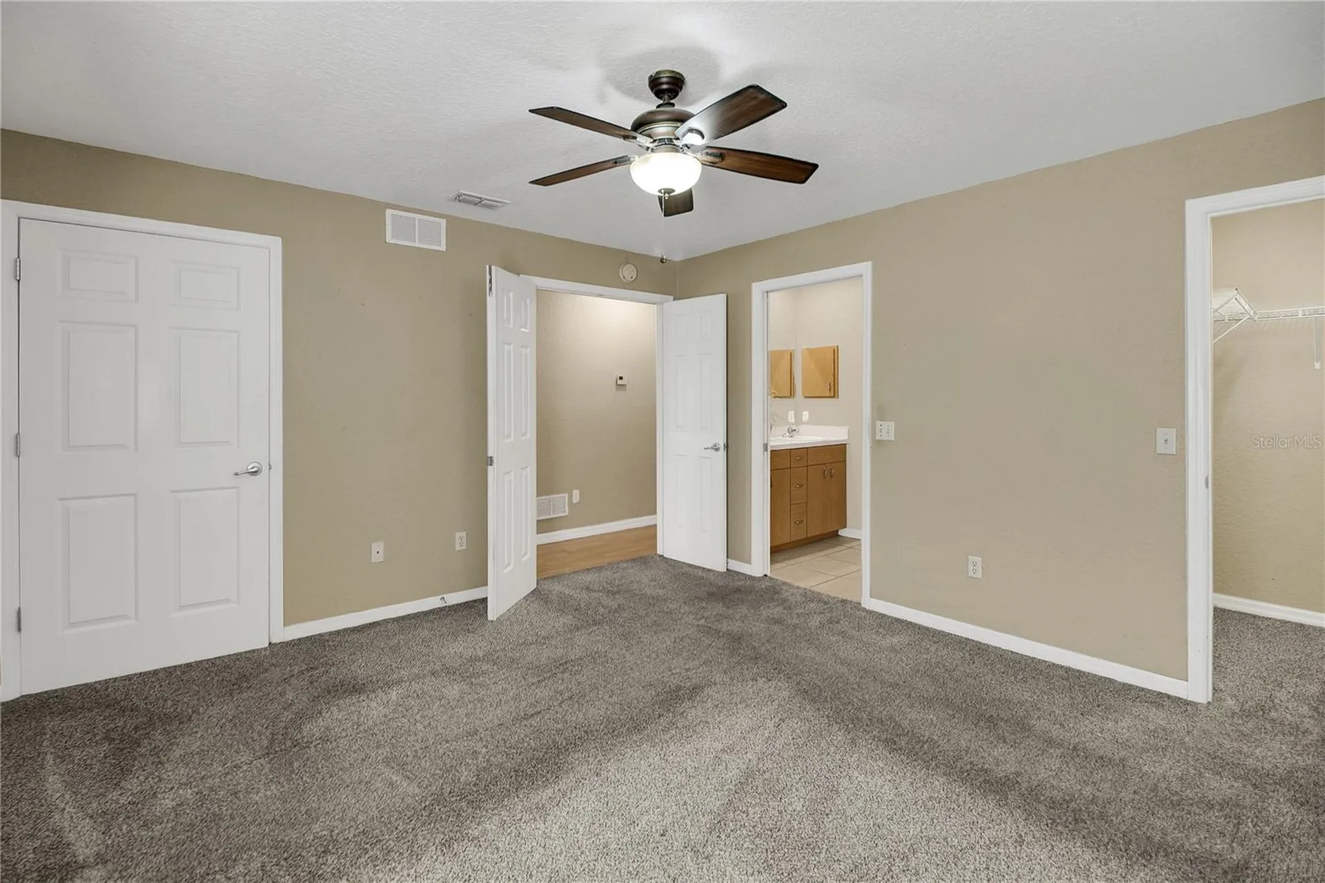 305 W Fountain Street Fruitland Park FL 34731