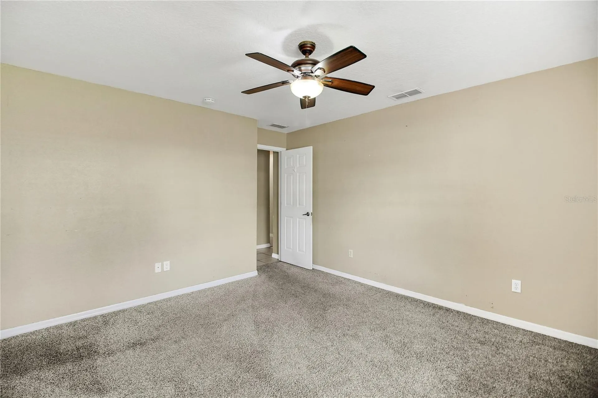 305 W Fountain Street Fruitland Park FL 34731