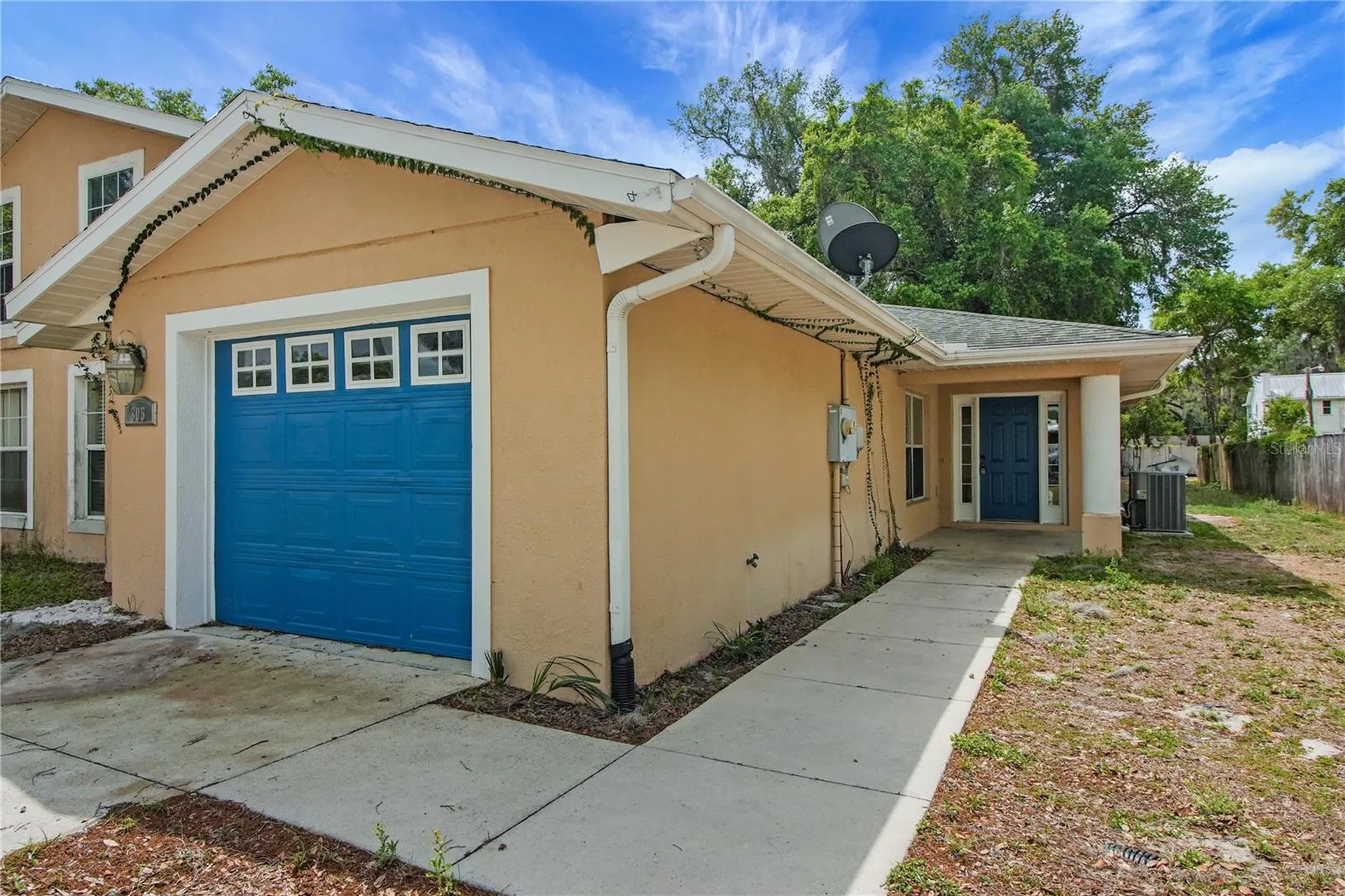 305 W Fountain Street Fruitland Park FL 34731
