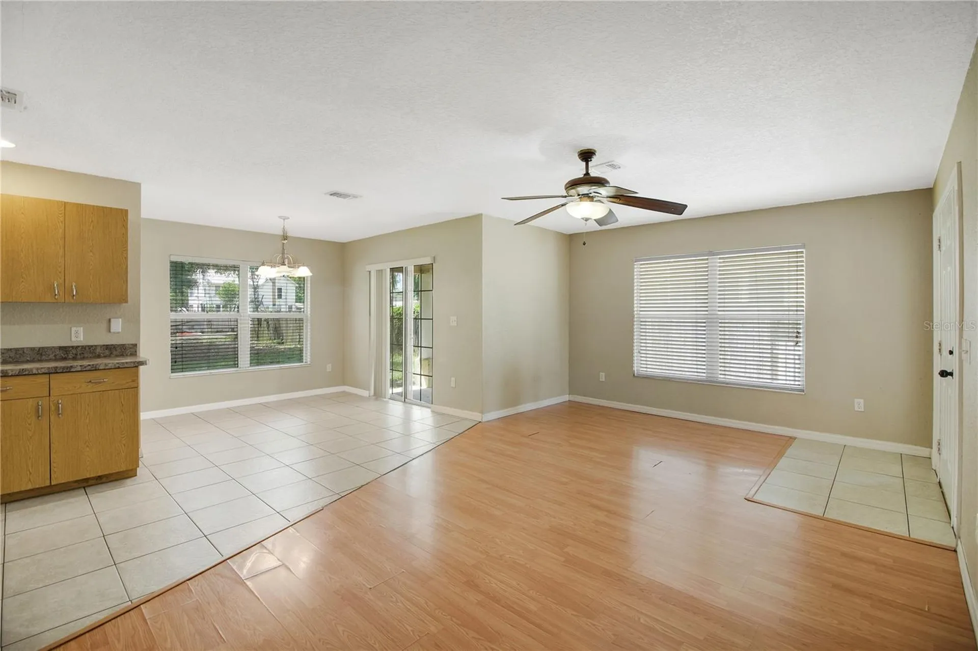 305 W Fountain Street Fruitland Park FL 34731