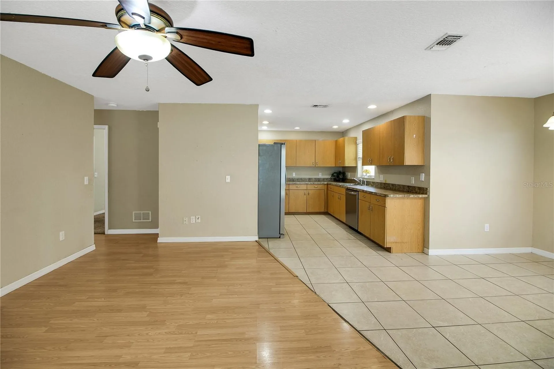 305 W Fountain Street Fruitland Park FL 34731