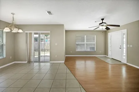 305 W Fountain Street Fruitland Park FL 34731