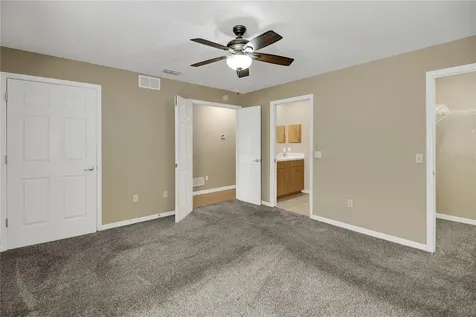 305 W Fountain Street Fruitland Park FL 34731