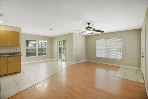 305 W Fountain Street Fruitland Park FL 34731