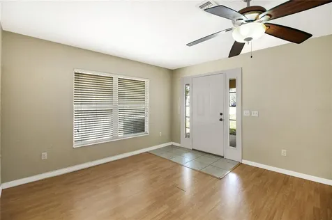 305 W Fountain Street Fruitland Park FL 34731