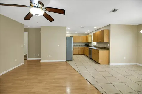 305 W Fountain Street Fruitland Park FL 34731