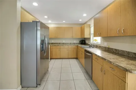 305 W Fountain Street Fruitland Park FL 34731